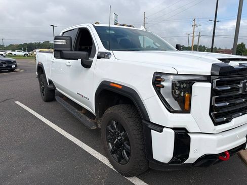 Certified 2025 GMC Sierra 2500 AT4 w/ AT4 Premium Plus Package AWD/4WD image 2