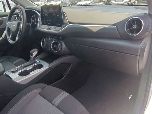 Used 2025 Chevrolet Blazer LT image 28