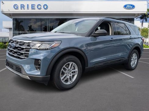 New 2026 Ford Explorer Active w/ Active Comfort Package image 3