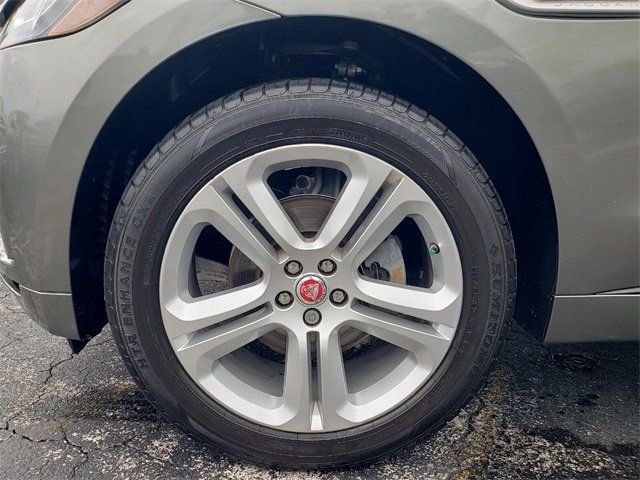 Used 2018 Jaguar F-PACE R-Sport AWD/4WD image 23