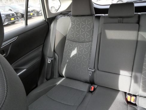 Used 2020 Toyota RAV4 XLE w/ Convenience Package image 8