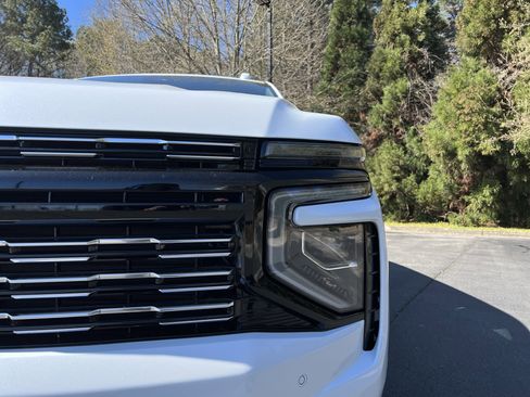 New 2026 Chevrolet Suburban High Country image 14