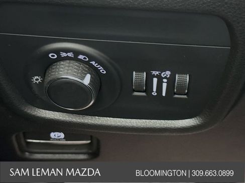 Used 2024 Jeep Grand Cherokee L Altitude AWD/4WD image 10