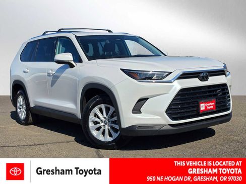 Used 2024 Toyota Grand Highlander AWD image 1