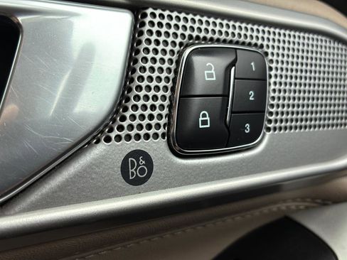 Used 2021 Ford Explorer Limited w/ Equipment Group 301A image 40