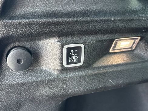Used 2024 Jeep Grand Cherokee L Limited AWD/4WD image 25