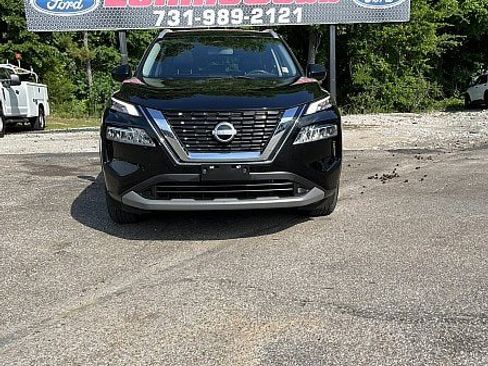 Used 2023 Nissan Rogue SV w/ SV Premium B Package FWD image 2