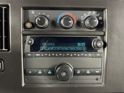 Used 2024 GMC Savana 2500 w/ Driver Convenience Package image 18