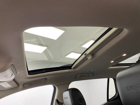 Used 2018 GMC Acadia Denali w/ Technology Package image 21