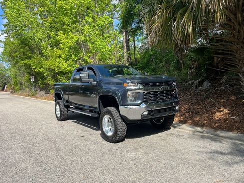 Used 2020 Chevrolet Silverado 2500 LT w/ Texas Edition image 5
