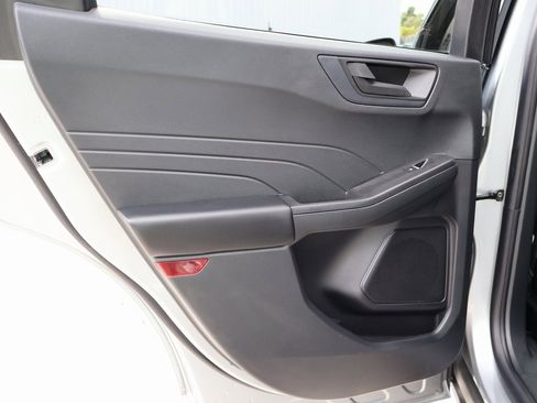 Used 2022 Ford Escape SE image 16