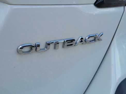 Used 2024 Subaru Outback Premium AWD/4WD image 6