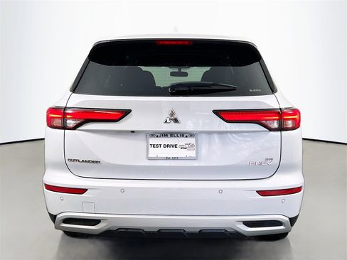 Used 2024 Mitsubishi Outlander SE image 6