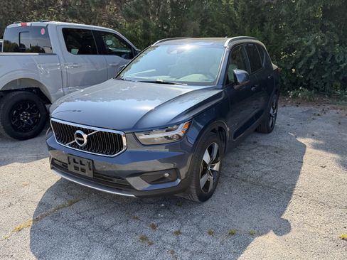 Used 2021 Volvo XC40 T5 Momentum w/ Premium Package AWD/4WD image 4