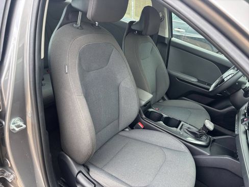 Used 2025 Kia K4 FWD image 35