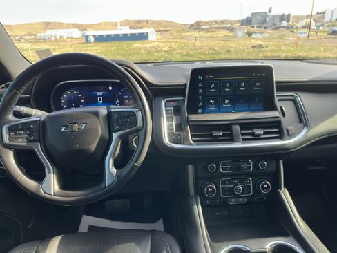 Used 2022 Chevrolet Tahoe Z71 w/ Luxury Package image 19