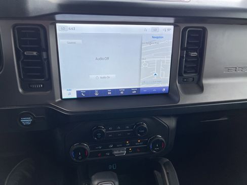 Used 2022 Ford Bronco Outer Banks AWD/4WD image 35
