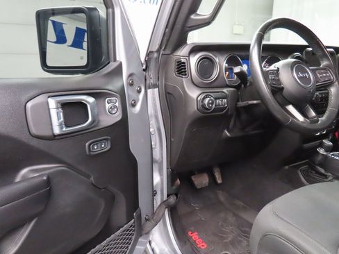 Used 2021 Jeep Gladiator Sport image 45