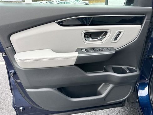 Certified 2025 Honda Pilot EX-L image 14