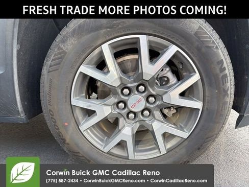 Used 2021 GMC Acadia SLE w/ Driver Convenience Package image 9