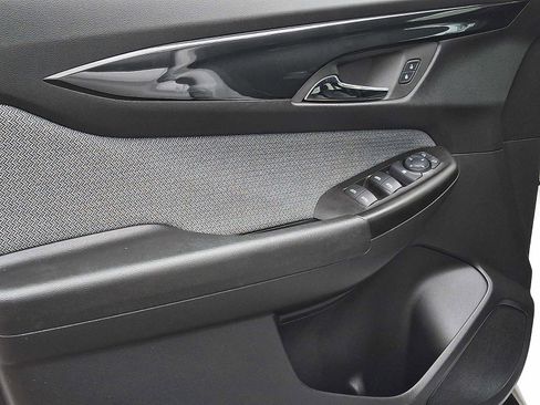 Used 2024 Chevrolet TrailBlazer LT w/ Driver Confidence Package image 9