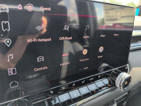 New 2025 GMC Canyon Elevation w/ Convenience Package image 28