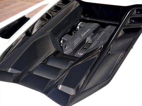 Used 2024 Lamborghini Revuelto AWD/4WD image 10