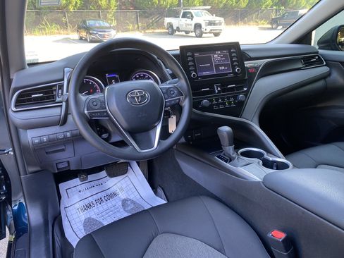 Used 2021 Toyota Camry LE FWD image 31