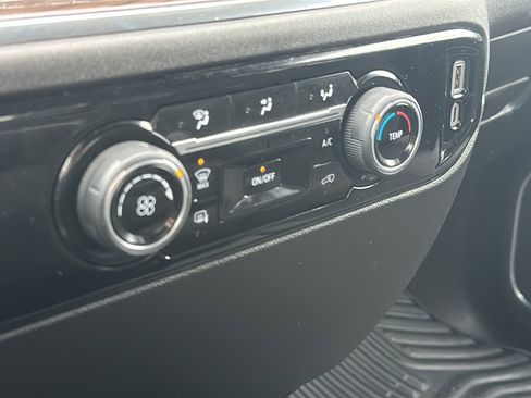 Used 2024 Chevrolet Silverado 2500 LT image 15