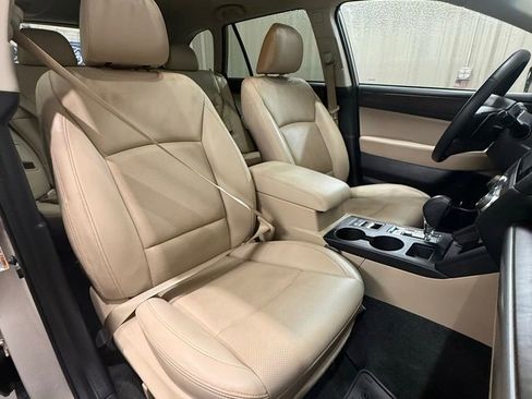 Used 2015 Subaru Outback 3.6R Limited AWD/4WD image 22