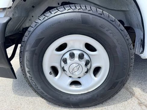 Used 2019 Chevrolet Express 2500 w/ Driver Convenience Package RWD image 14