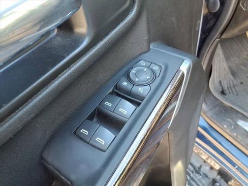 Used 2022 GMC Sierra 2500 SLE w/ SLE Value Package; image 8