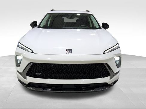 Certified 2025 Buick Envision Sport Touring image 3