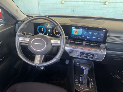 Used 2025 Hyundai Kona SEL image 34