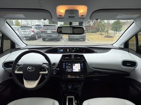 Used 2016 Toyota Prius Four image 21