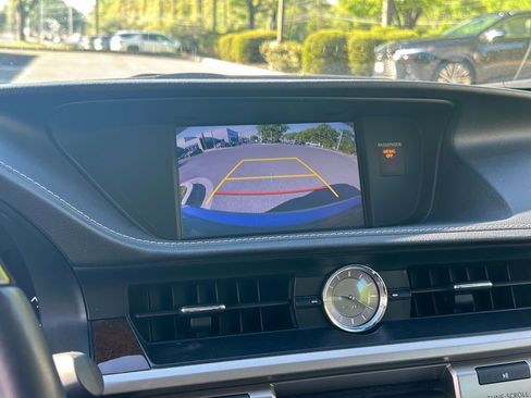 Used 2015 Lexus ES 350 w/ Luxury Package image 13