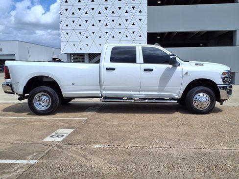 Used 2025 RAM 3500 Tradesman AWD/4WD image 28