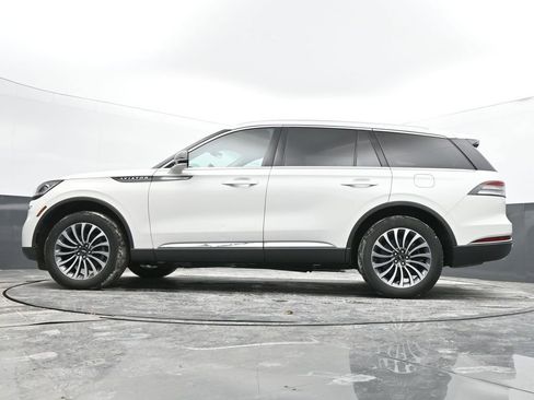 Used 2023 Lincoln Aviator AWD w/ Premium Package image 49