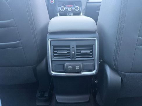 Used 2023 Subaru Forester Limited image 27