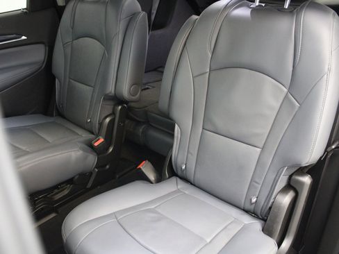 Used 2020 Buick Enclave Essence w/ Sound and Sites Package image 16