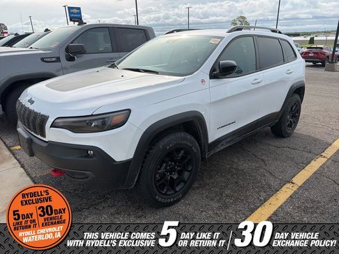 Used 2022 Jeep Cherokee Trailhawk w/ Trailer Tow Group AWD/4WD image 1