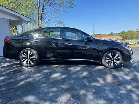 Used 2019 Nissan Altima 2.5 SV image 3