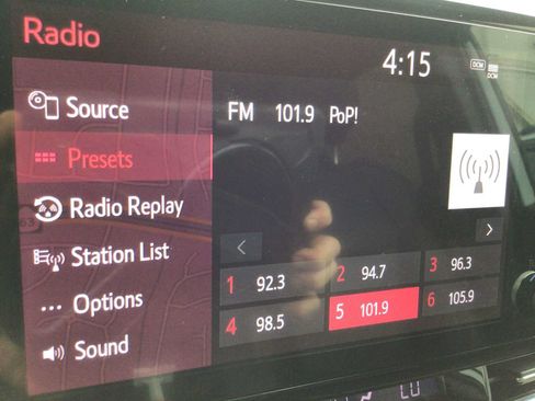 Used 2024 Toyota Sienna XSE FWD image 17
