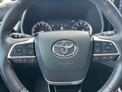 Used 2022 Toyota Highlander Platinum image 25