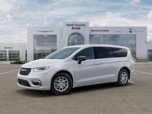 New 2026 Chrysler Pacifica Select image 2
