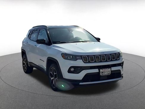 Used 2025 Jeep Compass Limited image 3