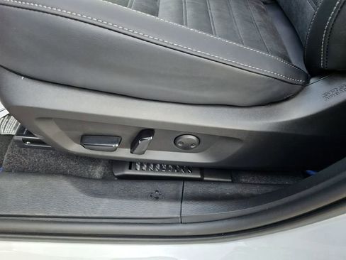 Used 2025 Mitsubishi Outlander 4WD Plug-In Hybrid image 26