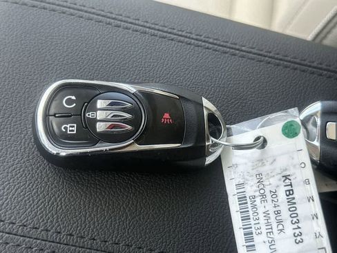 Used 2024 Buick Encore GX Preferred w/ Comfort Package AWD/4WD image 28