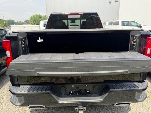 Used 2024 Chevrolet Silverado 1500 LT Trail Boss w/ Convenience Package II AWD/4WD image 8