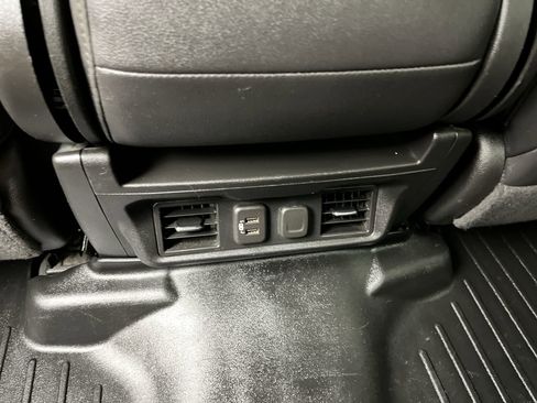 Used 2021 GMC Sierra 1500 SLT image 12